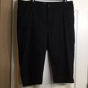 Black capri pants new